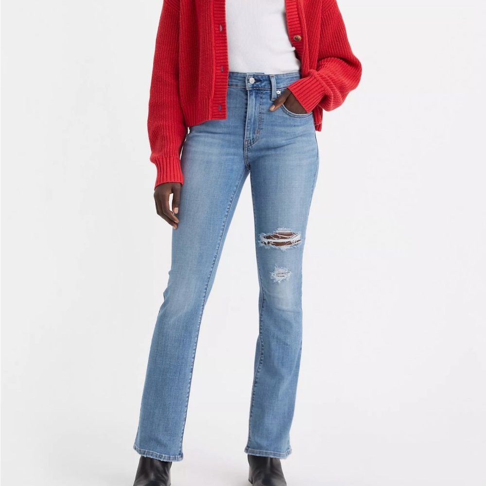 Levi’s 725 High Rise Bootcut Women’s Jeans- NWT